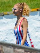 Gigi-Hadid-4th-July-9