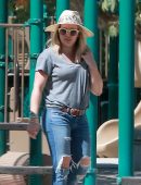 Hilary-Duff-Booty-NY-897