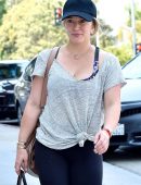 Hilary-Duff-Booty-in-Black-Spandex-983
