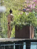 Irina-Shayk-in-Bikini-771