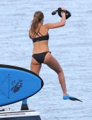 Jessica-Alba-Bikini-Candids-in-Hawaii-754