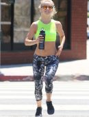 Julianne-Hough-in-Tights-Jogging-10