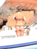 Kate-Hudson-in-Bikini-5