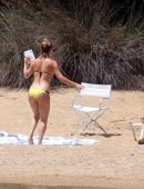 Kate-Hudson-in-Bikini-Skiathos-Island-Greece-15