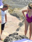 Kelly-Brook-Swimsuit-Candids-in-Capri-774