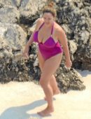 Kelly-Brook-Swimsuit-Candids-in-Capri-775