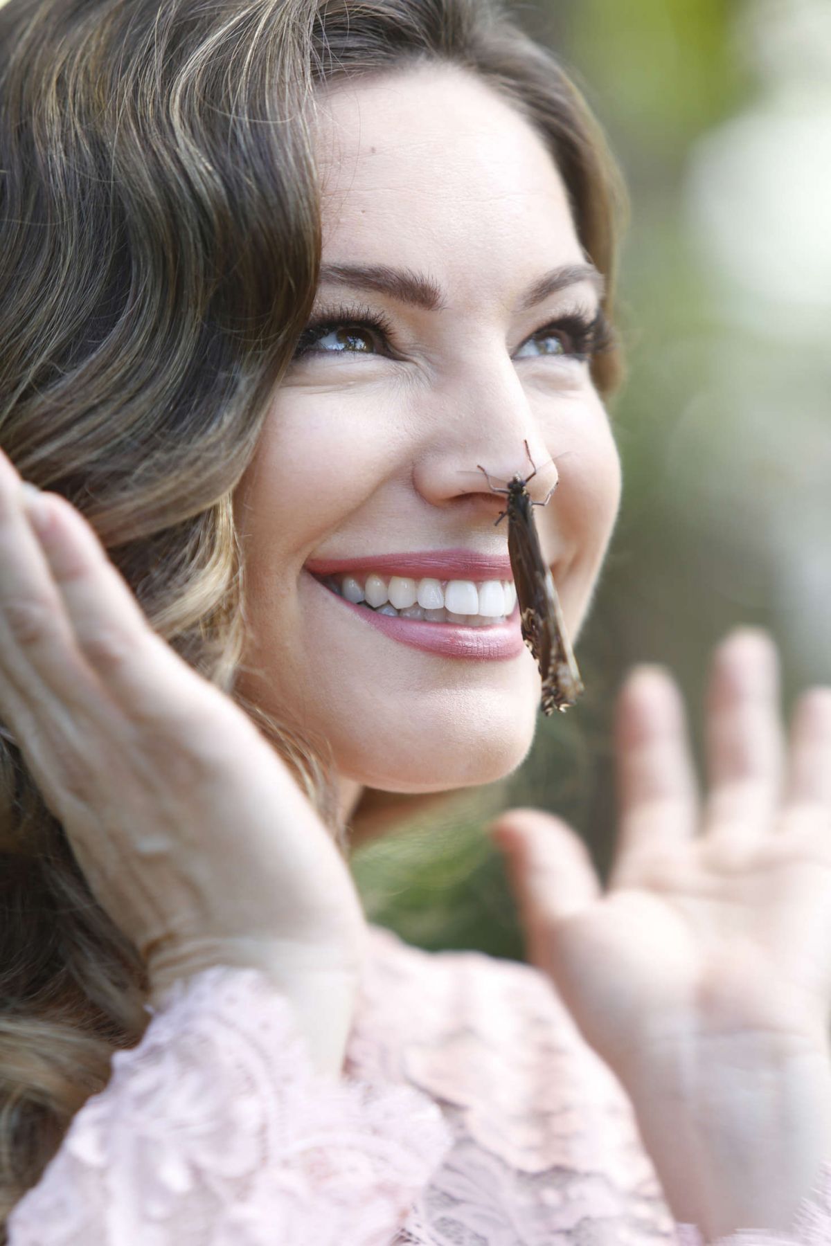 Kelly-Brook-at-RHS-Hampton-Court-Flower-Show-in-London-8