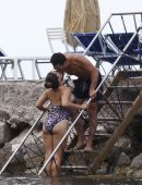 Kelly-Brook-in-Leopard-Print-Swimsuit-12