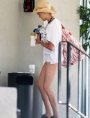 Kelly-Rohrbach-Upskirt-14