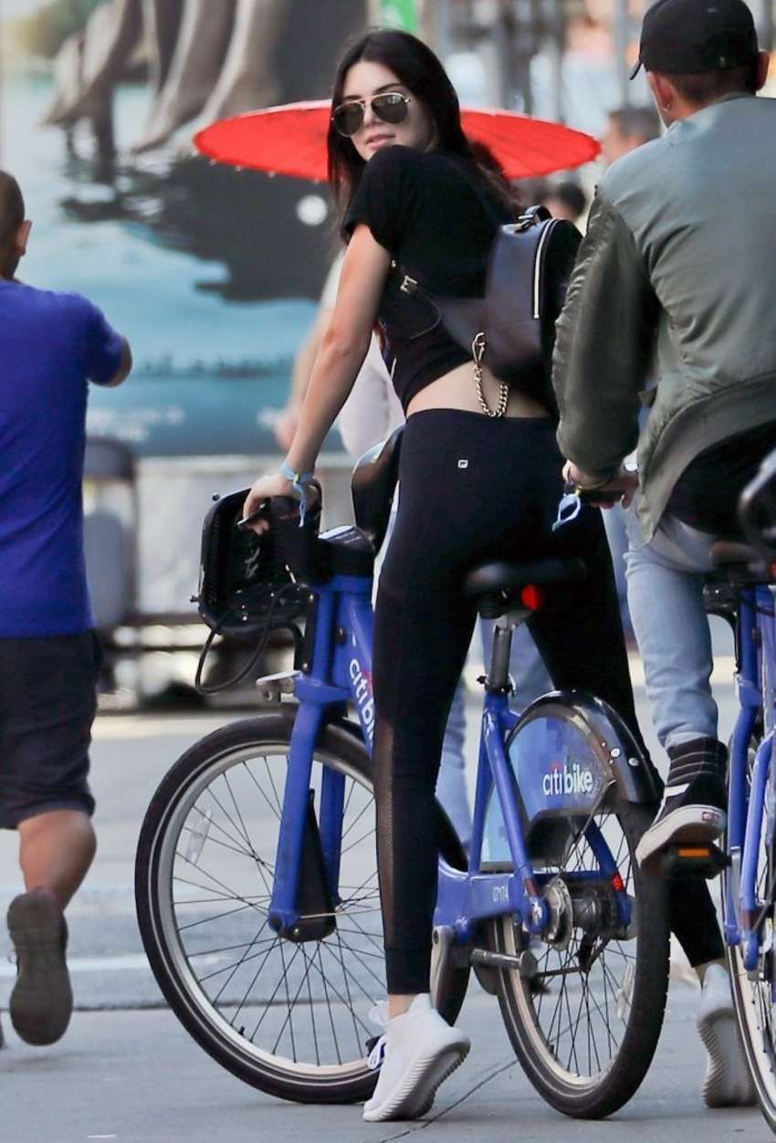 Kendall-Jenner-in-Tights-Riding-a-Bike-2
