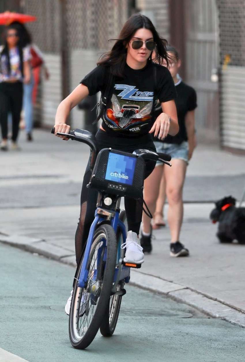 Kendall-Jenner-in-Tights-Riding-a-Bike-4