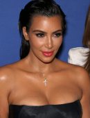 Kim-Kardashian-at-Hakkasan-Nightclub-9