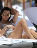 Kourtney-Kardashian-Sunbathing-3