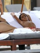 Kourtney-Kardashian-in-Black-Swimsuit-2