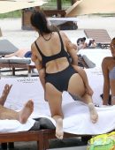Kourtney-Kardashian-in-Black-Swimsuit-7