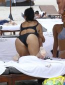 Kourtney-Kardashian-in-Black-Swimsuit-8
