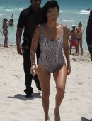Kourtney-Kardashian-in-Swimsuit-59