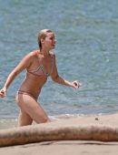 Margot-Robbie-in-Bikini-568
