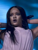 Rihanna-at-Anti-World-Tour-Stockholm-Sweden-5
