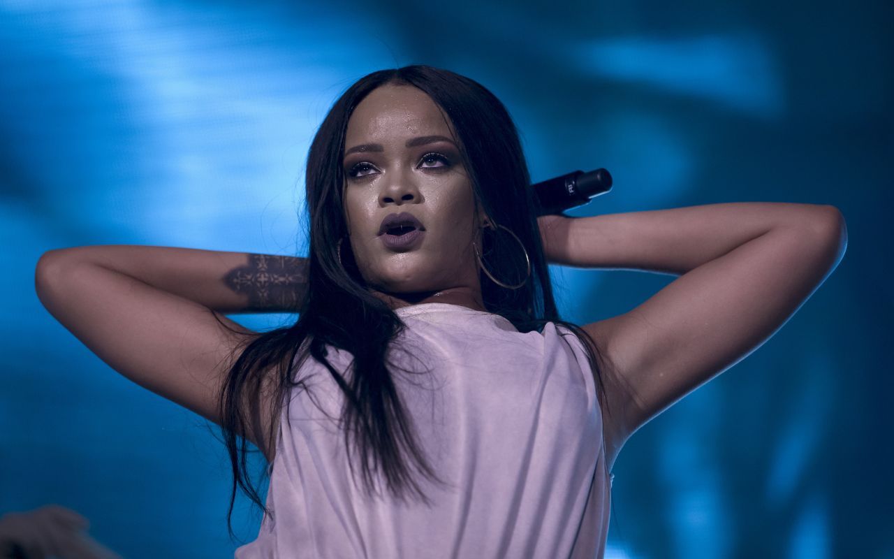 Rihanna-at-Anti-World-Tour-Stockholm-Sweden-5