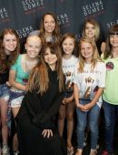 Selena-Gomez-Meet-and-Greet-15