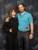 Selena-Gomez-Meet-and-Greet-8