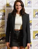 Shailene-Woodley-Snowden-Press-line-at-Comic-Con-in-San-Diego-3