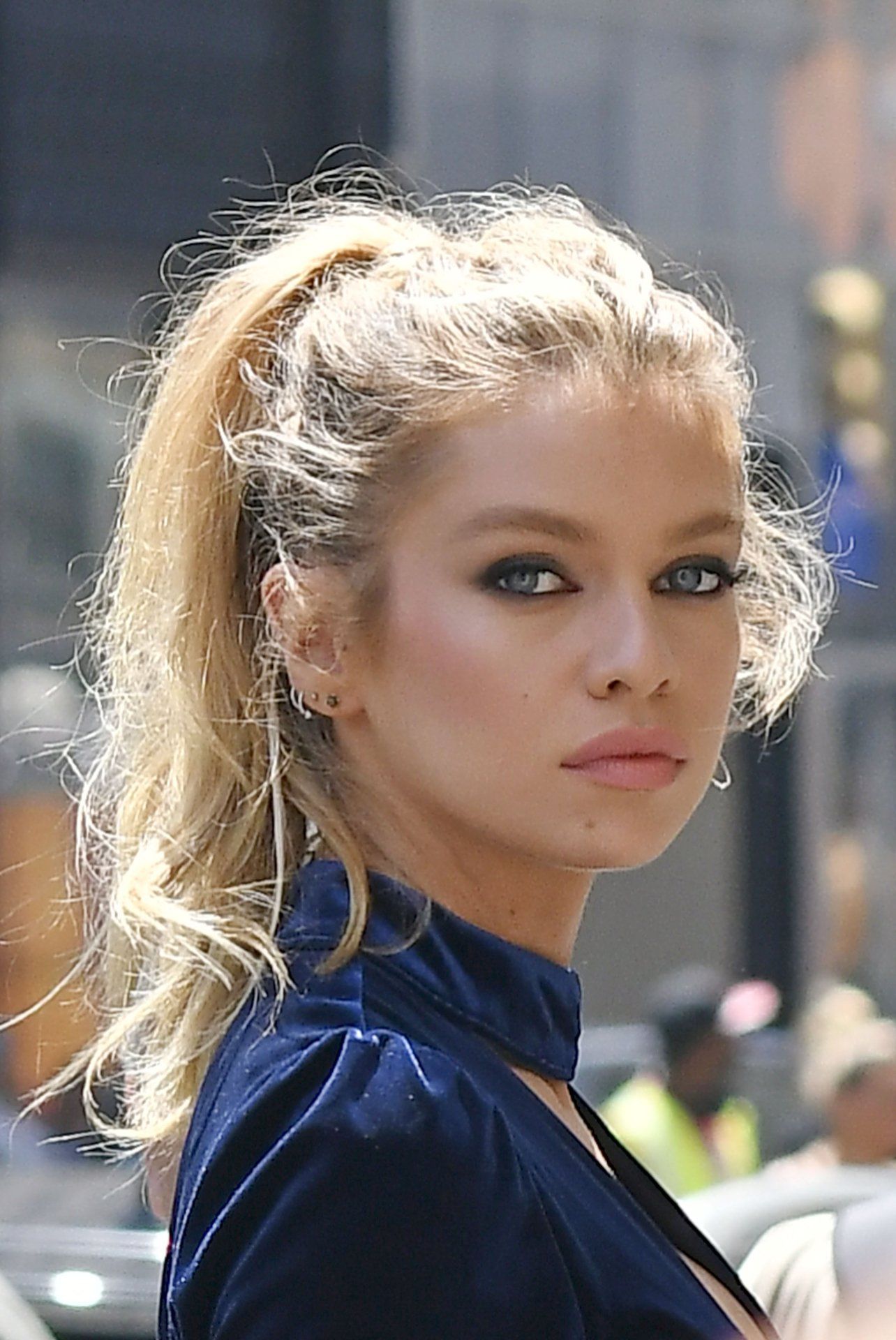 Stella-Maxwell-Leggy-904