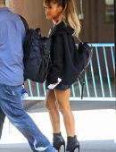 Ariana-Grande-Outside-Madison-Square-Garden-NYC-2