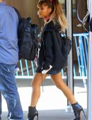 Ariana-Grande-Outside-Madison-Square-Garden-NYC-3