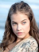 Barbara-Palvin-Photoshoot-in-Venice-15