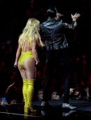Britney-Spears-2016-MTV-Video-Music-Awards-13