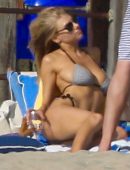 Charlotte-McKinney-with-Sister-Garland-McKinney-6