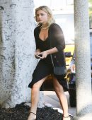 Chloe-Grace-Moretz-Leggy-422