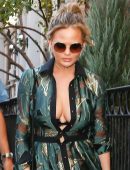 Chrissy-Teigen-Cleavage-Candids-in-New-York-2