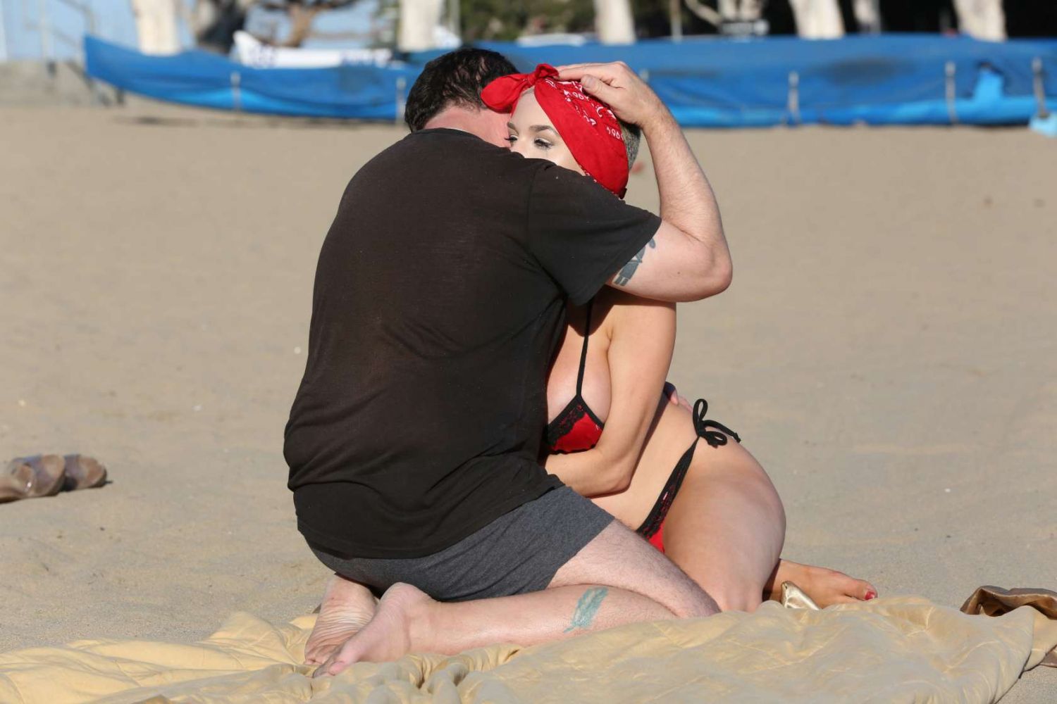 Courtney-Stoddenin-in-Bikini-in-Venice-12