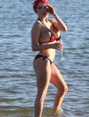 Courtney-Stoddenin-in-Bikini-in-Venice-5