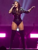 Demi-Lovato-Performing-Live-in-Seattle-4