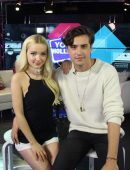 Dove-Cameron-at-Young-Hollywood-Studio-1