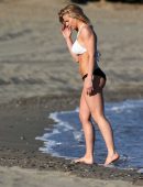 Gemma-Atkinson-in-Bikini-in-Marbella-5