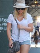 Hilary-Duff-523
