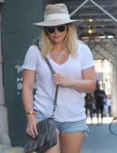 Hilary-Duff-524