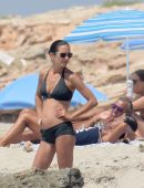 Jennifer-Connelly-in-Bikini-303