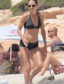 Jennifer-Connelly-in-Bikini-305