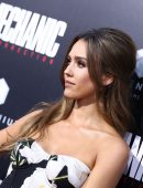 Jessica-Alba-Premiere-of-Mechanic-Resurrection-in-Hollywood-12
