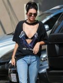 Kendall-Jenner-Out-and-About-in-Beverly-Hills-507