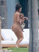 Kim-Kardashian-381