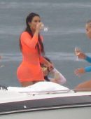Kim-Kardashian-Candids-in-Mexico-379