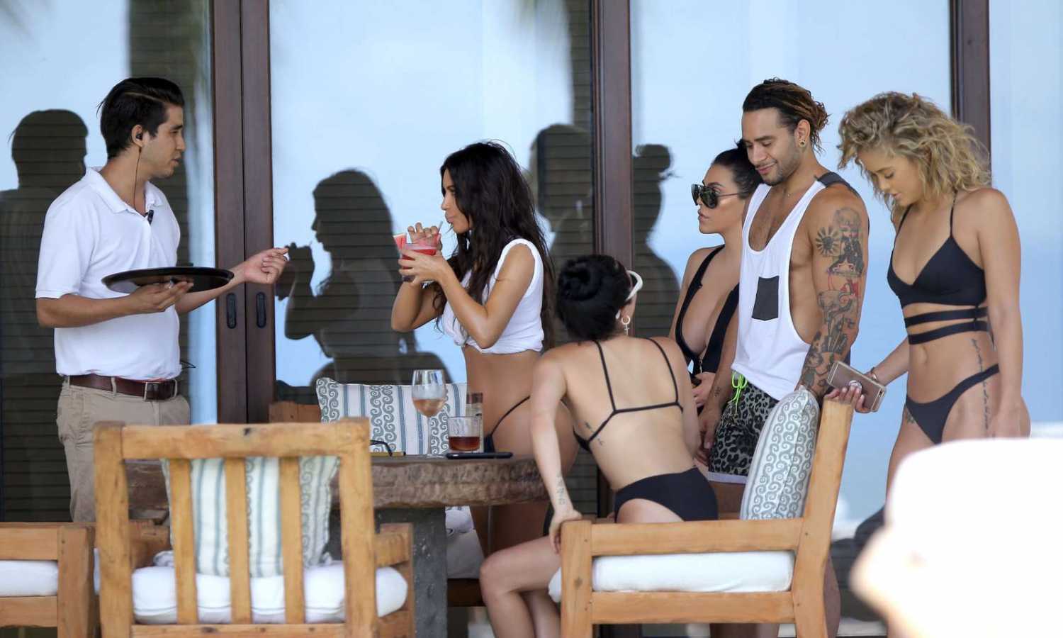 Kim-Kardashian-in-Black-Bikini-479