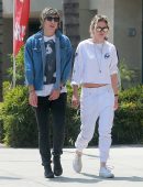 Kristen-Stewart-with-her-Girlfriend-1